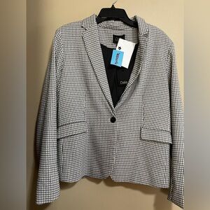 White and black checkered sport coat